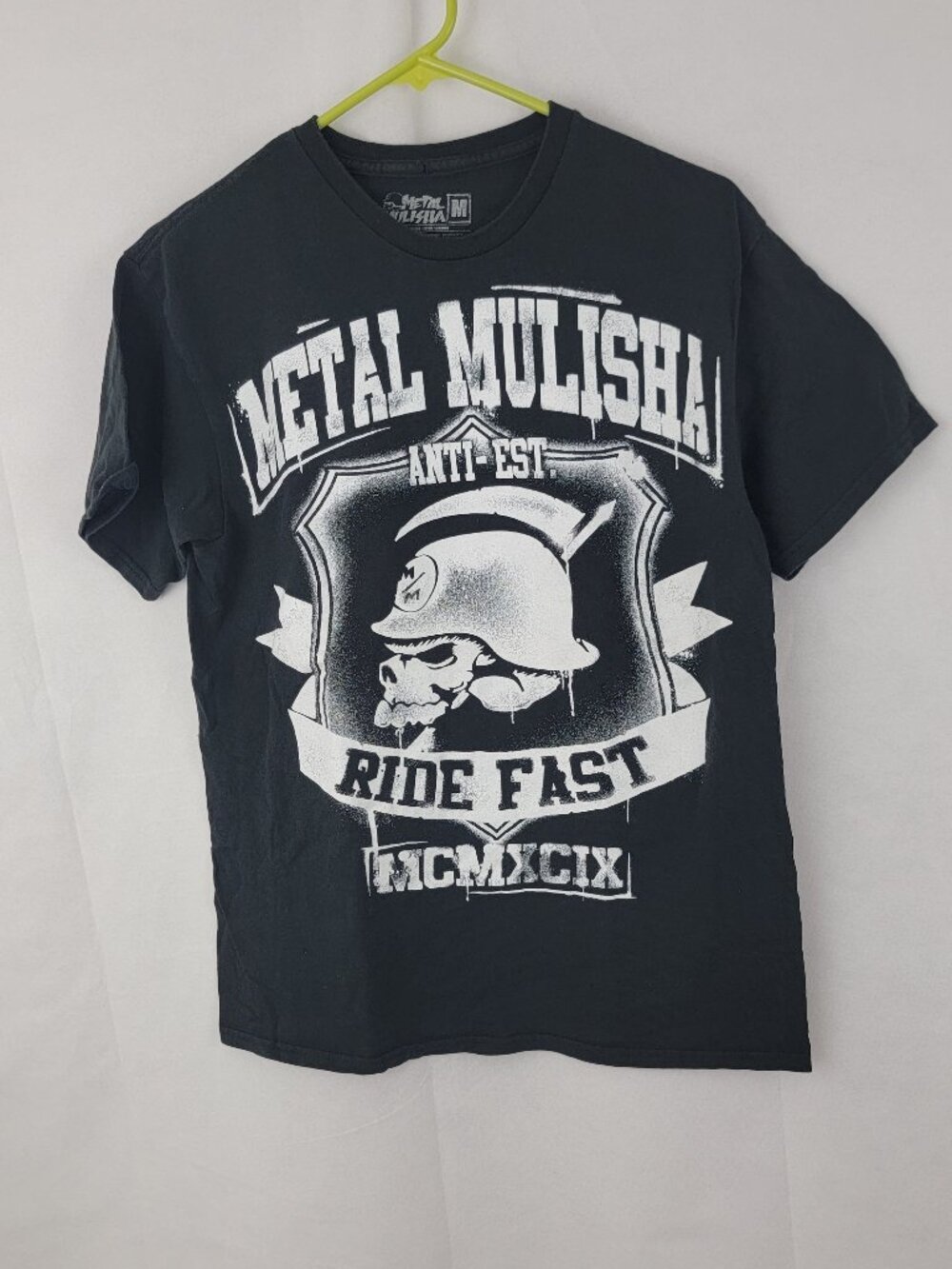 METAL MULISHA Mens T Shirt sz MEDIUM Ride Fast Skull Helmet skater punk goth